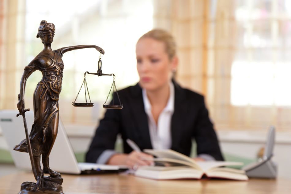 Слежка за сотрудниками на работе: чью сторону принимает суд в реальной практике?